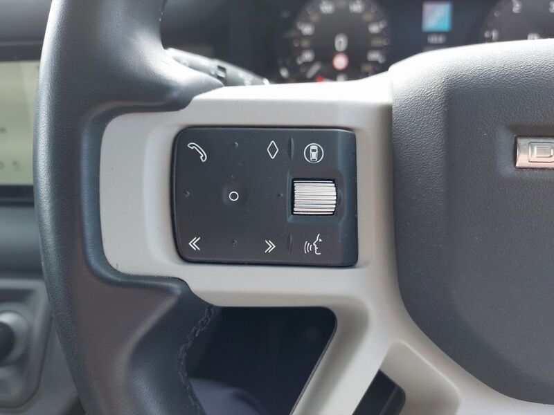 More views of Land Rover Defender