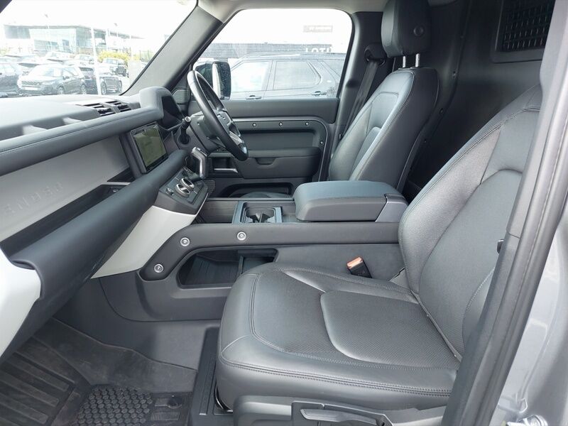 More views of Land Rover Defender