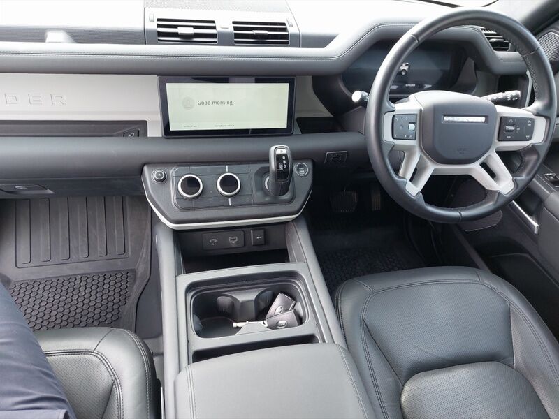 More views of Land Rover Defender