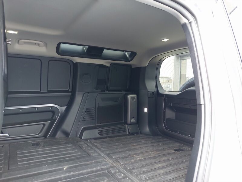 More views of Land Rover Defender