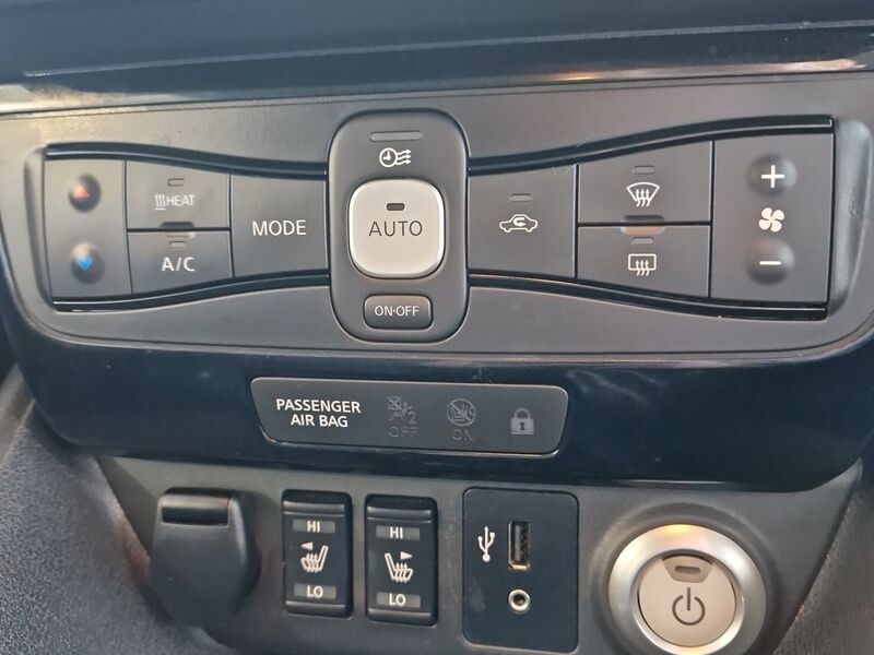 More views of Nissan Leaf