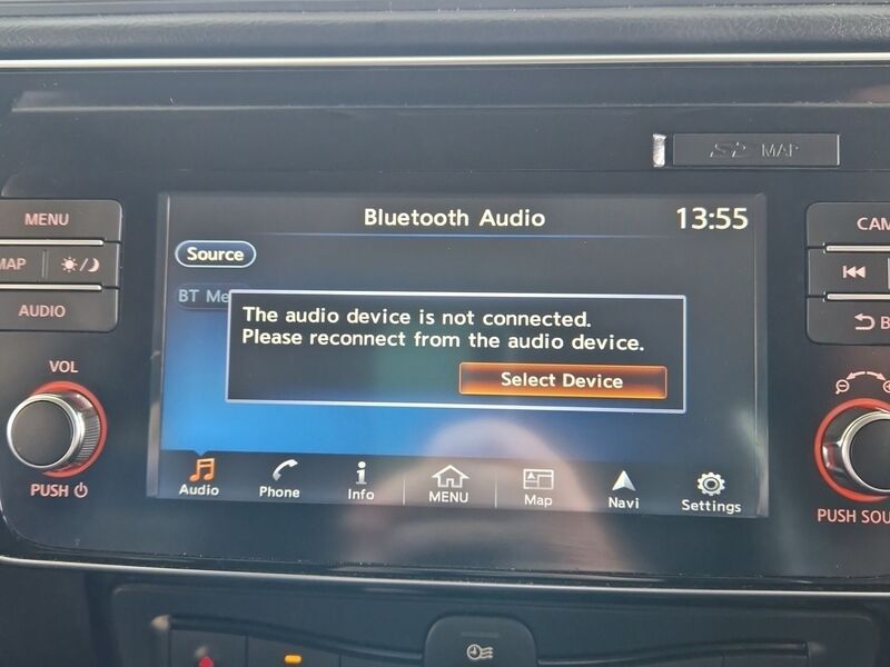 More views of Nissan Leaf