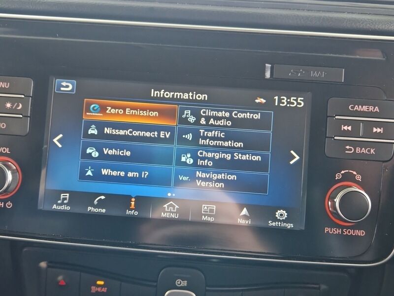 More views of Nissan Leaf