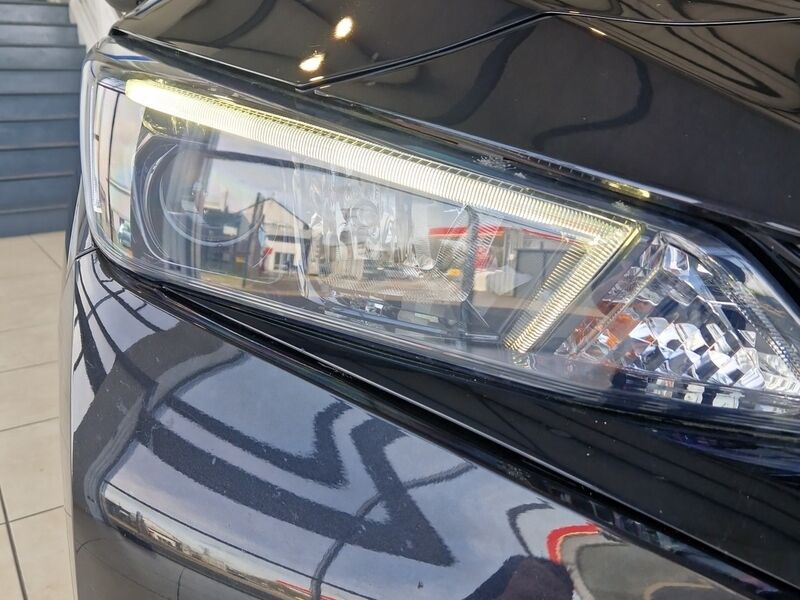 More views of Nissan Leaf