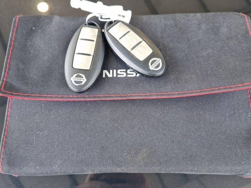 More views of Nissan Leaf