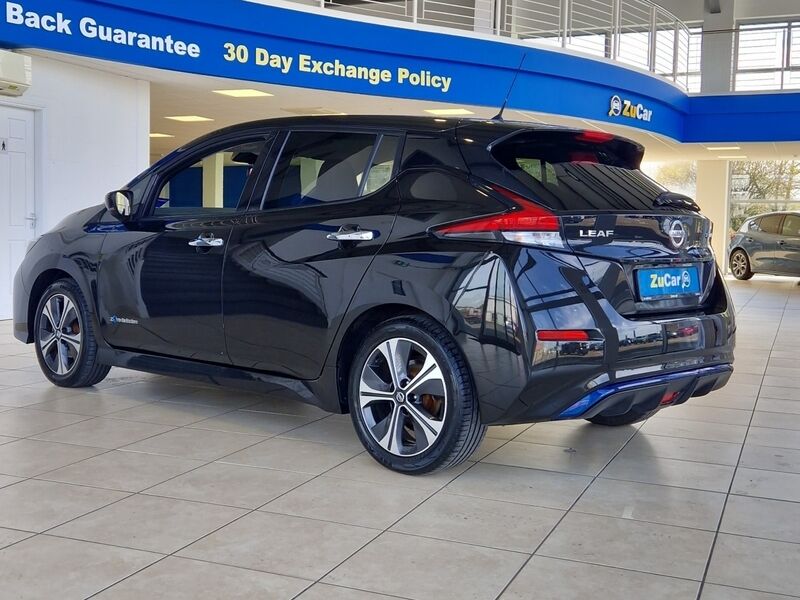 More views of Nissan Leaf