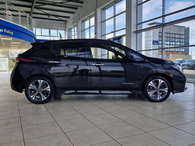 More views of Nissan Leaf