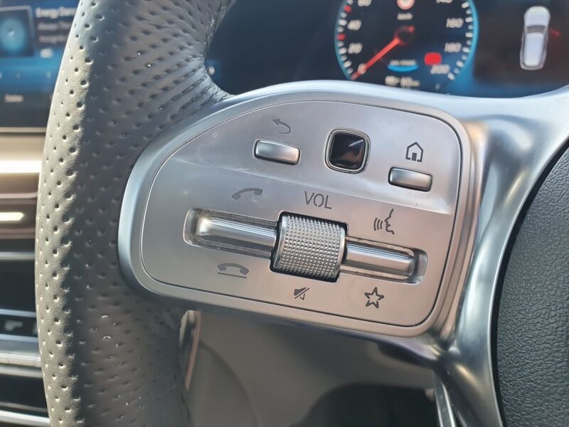 More views of Mercedes-Benz EQC