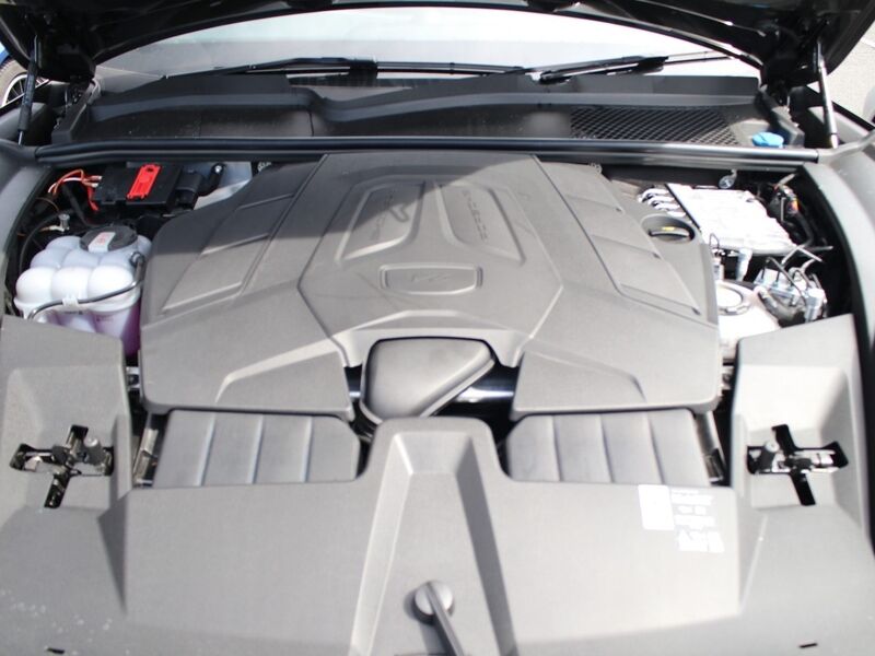 More views of Porsche Cayenne
