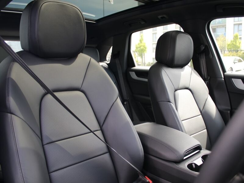 More views of Porsche Cayenne