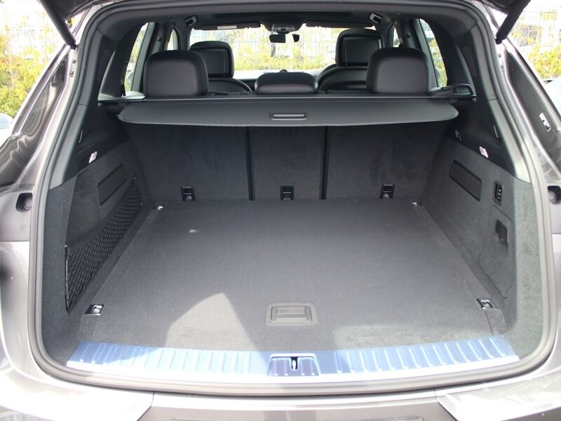 More views of Porsche Cayenne