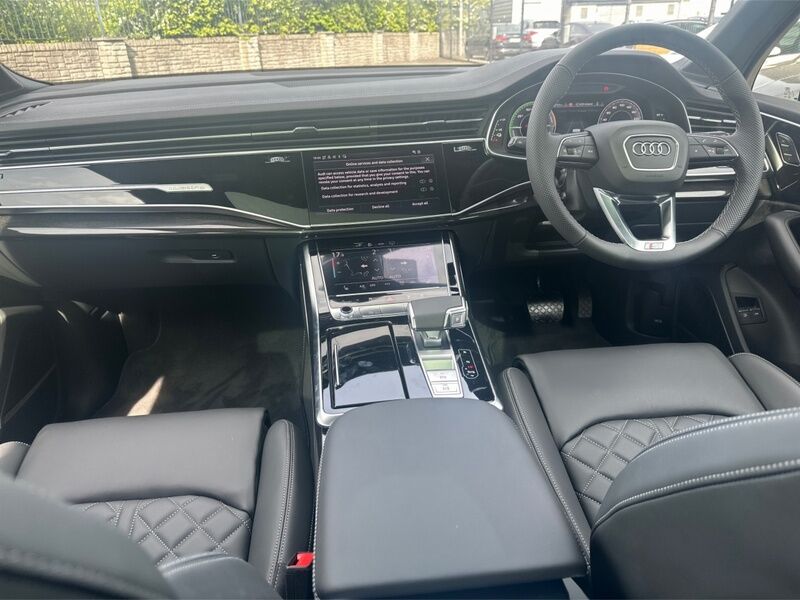 More views of Audi Q7