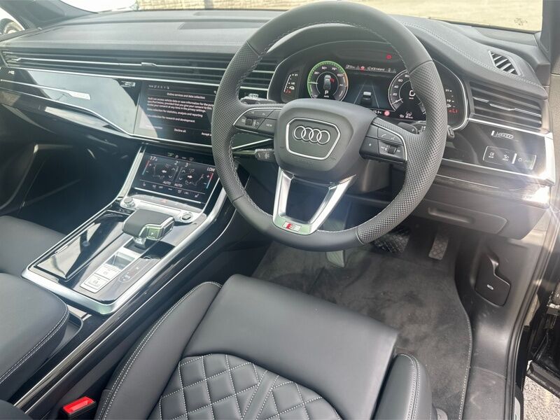 More views of Audi Q7