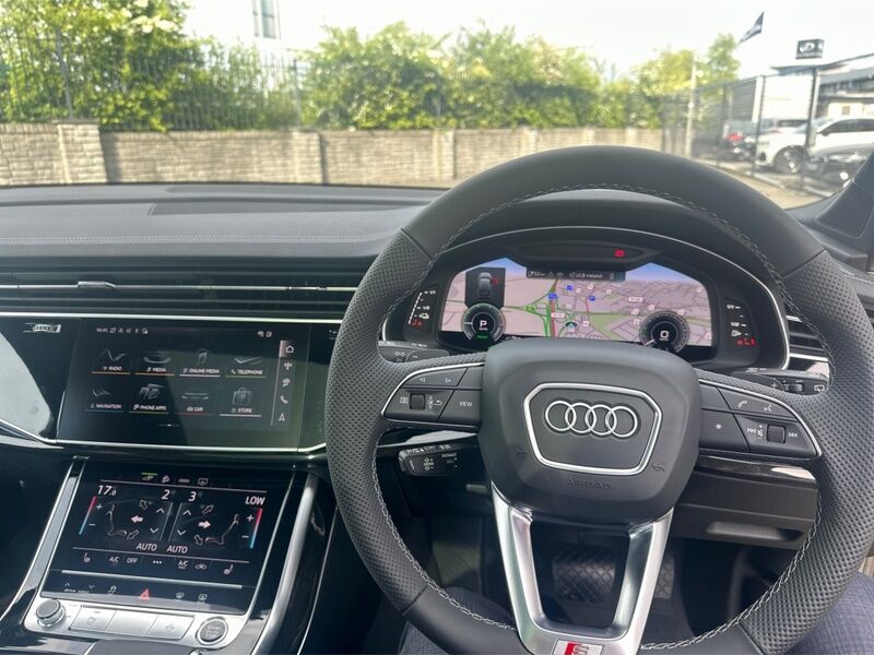 More views of Audi Q7