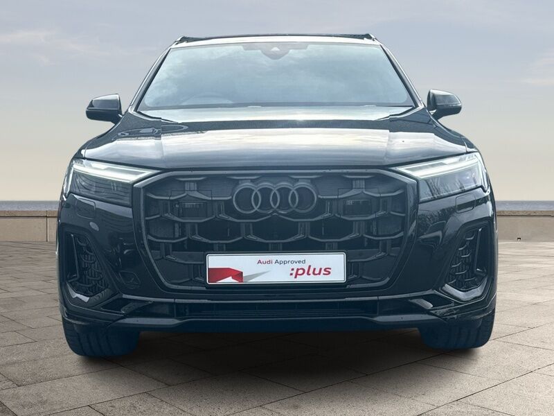 More views of Audi Q7