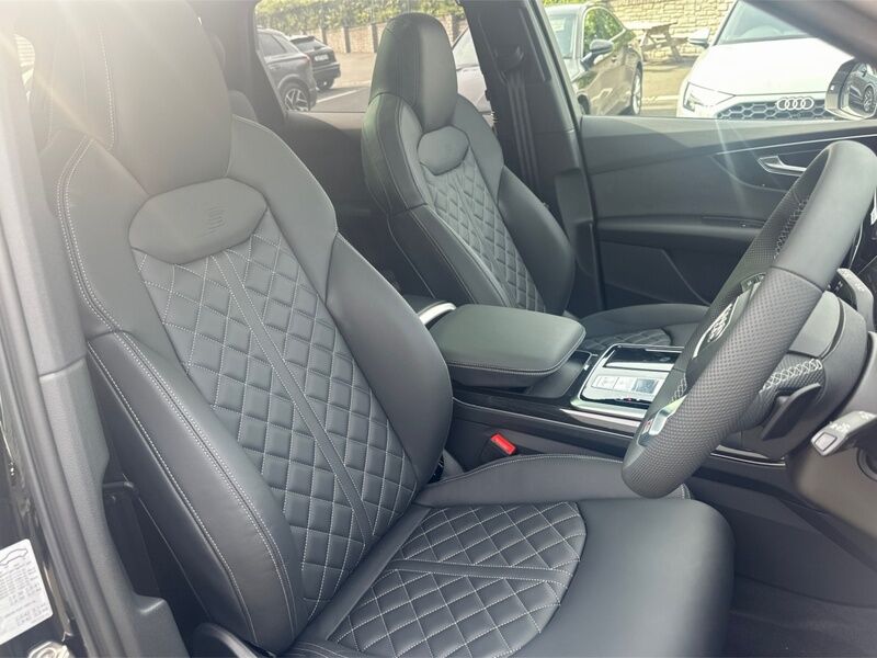 More views of Audi Q7