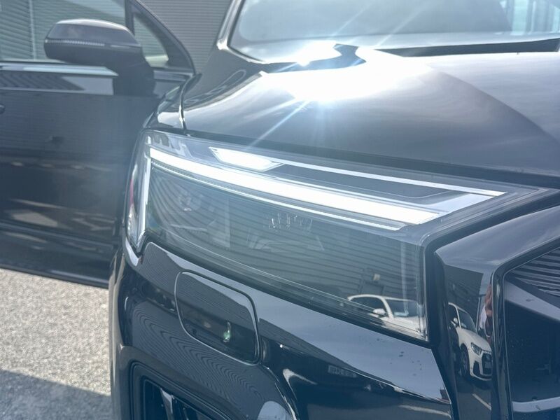 More views of Audi Q7