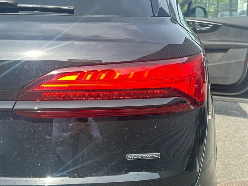 More views of Audi Q7