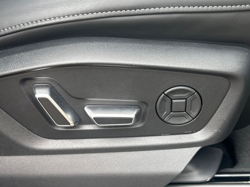 More views of Audi Q7
