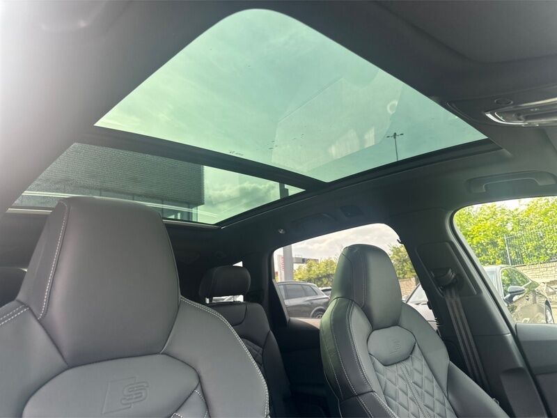 More views of Audi Q7