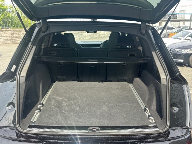 More views of Audi Q7