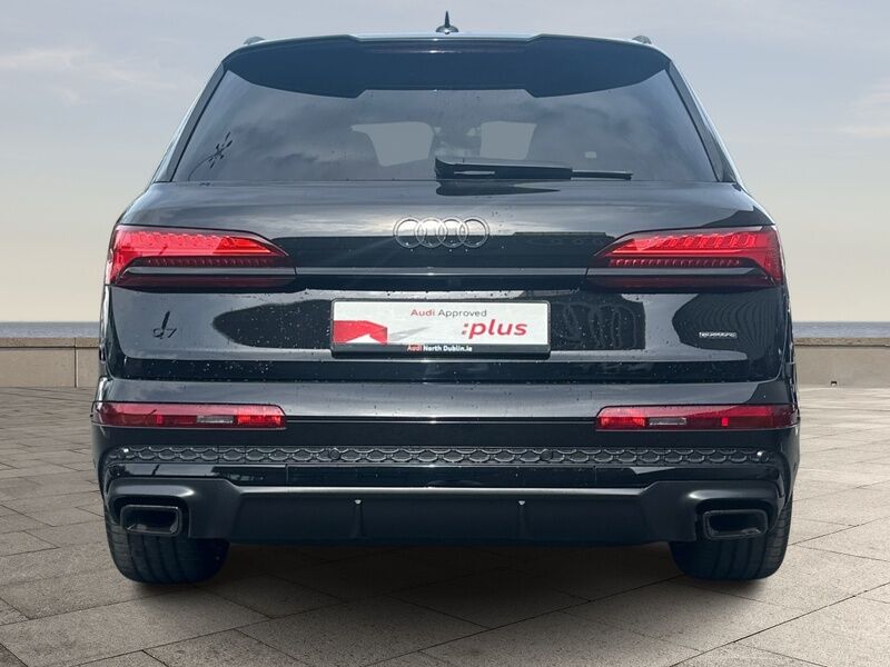 More views of Audi Q7