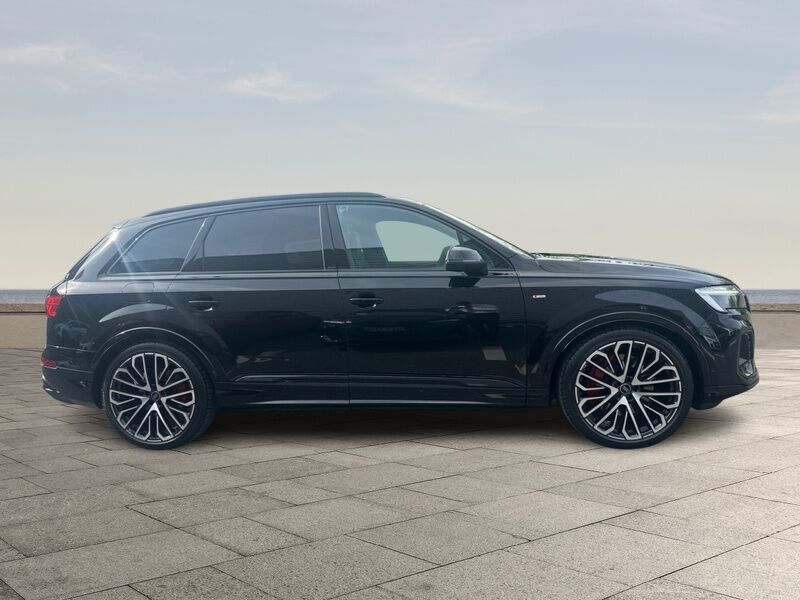 More views of Audi Q7