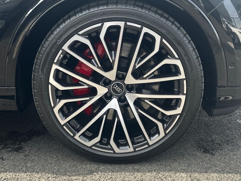 More views of Audi Q7