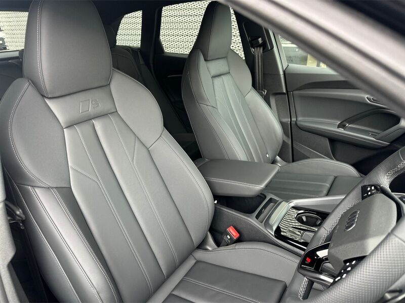 More views of Audi Q5