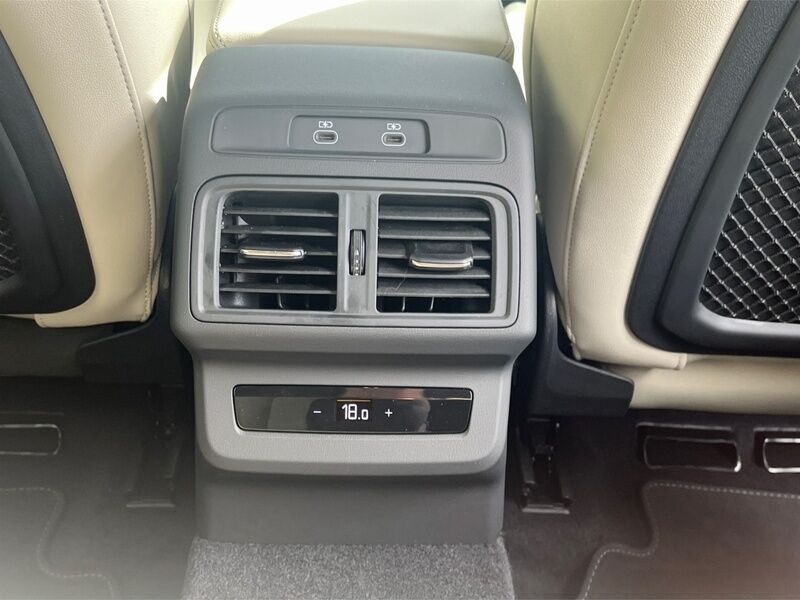 More views of Audi Q5