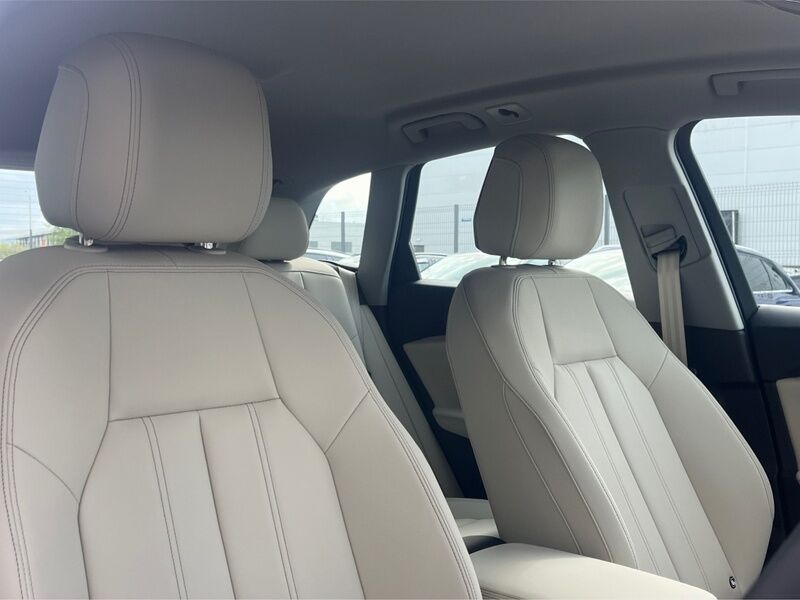 More views of Audi Q5