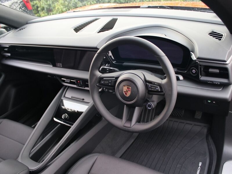 More views of Porsche Macan