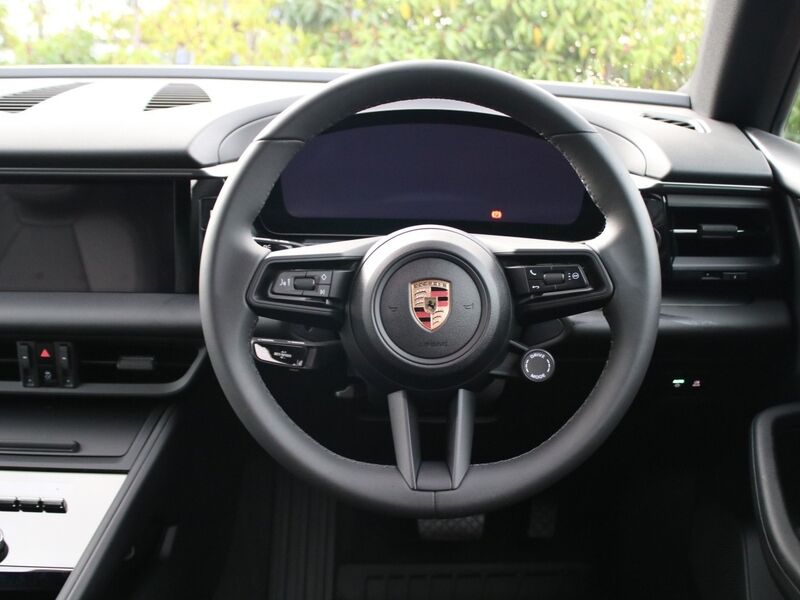 More views of Porsche Macan
