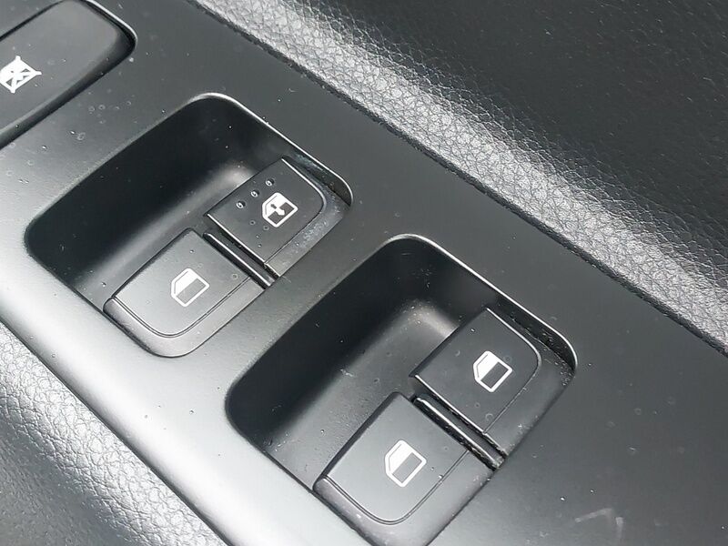 More views of Kia Stonic