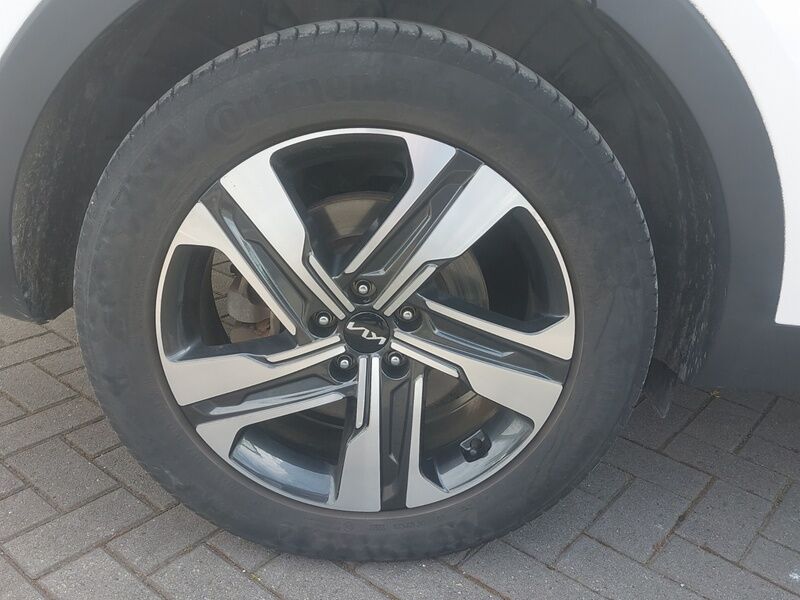 More views of Kia Sorento
