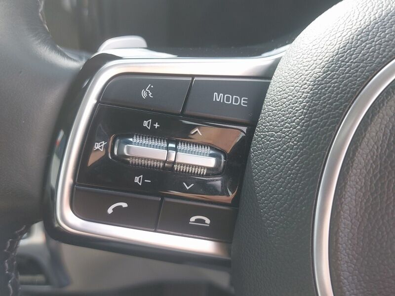 More views of Kia Sorento
