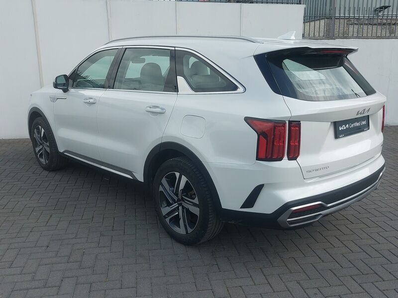 More views of Kia Sorento