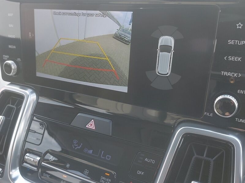 More views of Kia Sorento