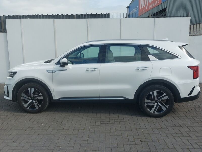 More views of Kia Sorento