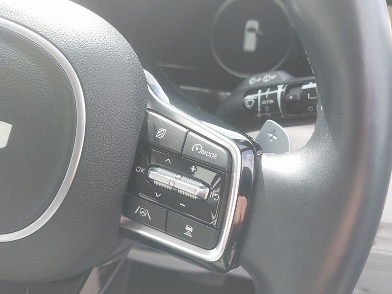 More views of Kia Sorento