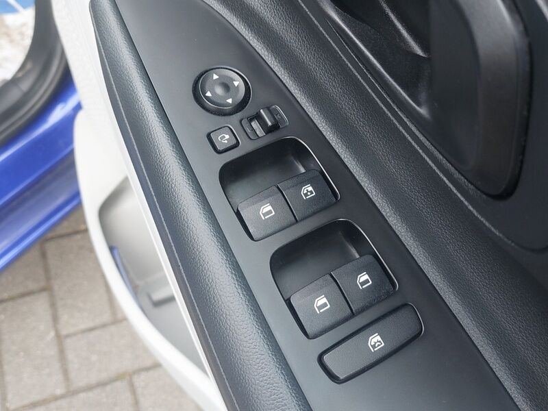More views of Hyundai i20