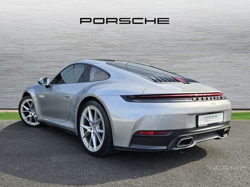 More views of Porsche 911