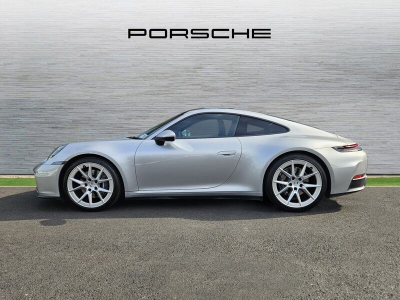 More views of Porsche 911