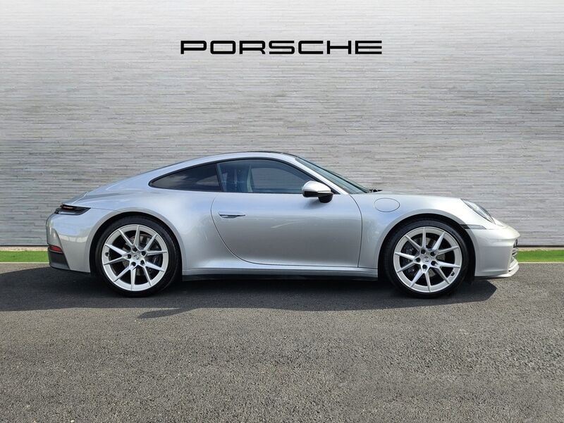 More views of Porsche 911