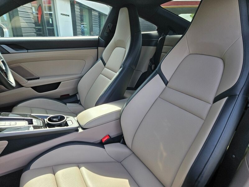More views of Porsche 911