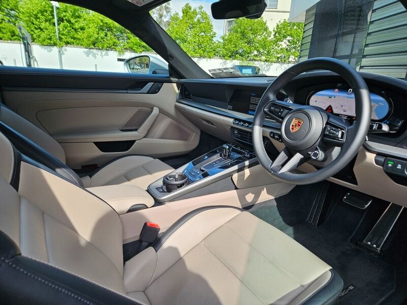 More views of Porsche 911