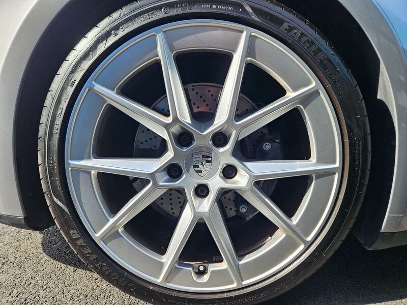 More views of Porsche 911