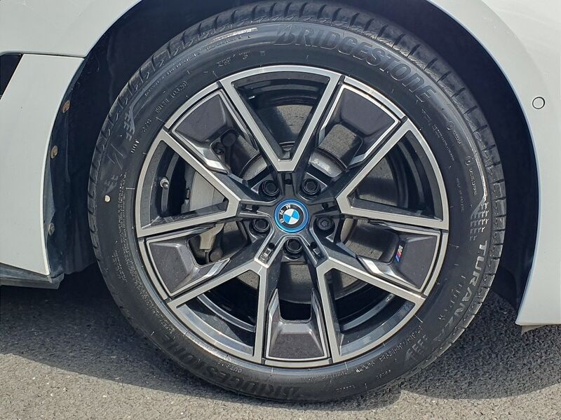 More views of BMW i4