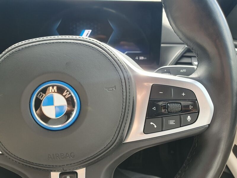 More views of BMW i4