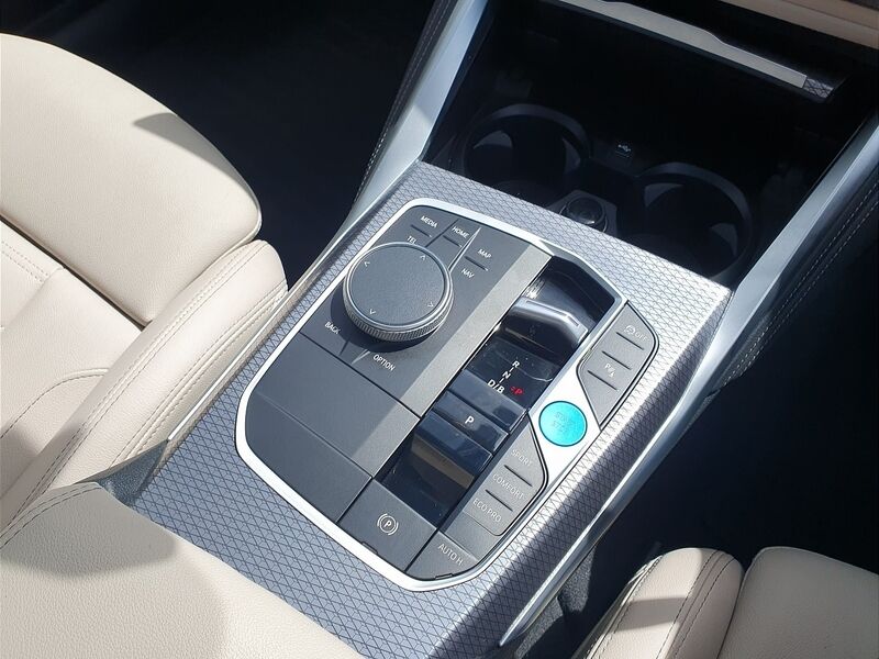 More views of BMW i4
